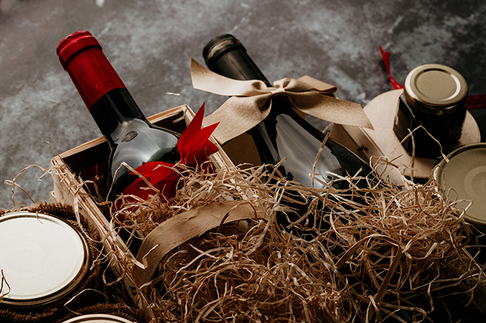 Cadeau d’affaires : bouteilles de vin et produits gastronomiques